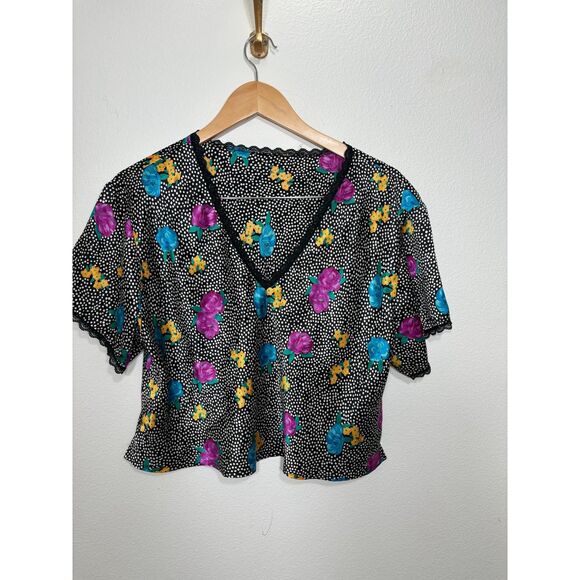 Erika Taylor Blouse Women's size Large Black Floral Satin V Neck Lingerie Femme - Picture 2 of 4